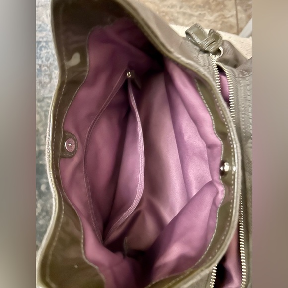 Coach Madison Op Art Maggie, F1120-18763. Grey exterior with purple lining. - Picture 8 of 16